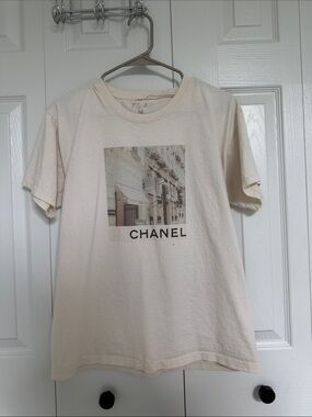CHANEL Cream Graphic Paris Photo Tee
